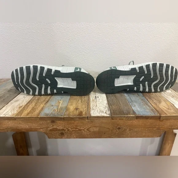 Nike Free Metcon 6 Men’s Sneakers - Picture 3 of 6